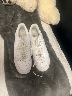 Nike Men's White Low-Top Sneakers